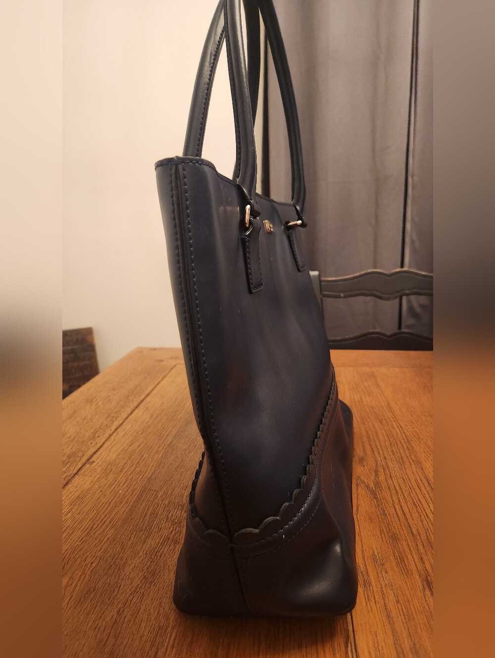 Kate Spade Dark Navy Blue Leather Scalloped-Trim Tote Immaculate Cream & Bow Int - Picture 4 of 11